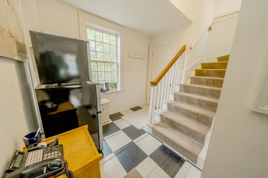More Photos Of 73 Elm St, Camden Office For Sale