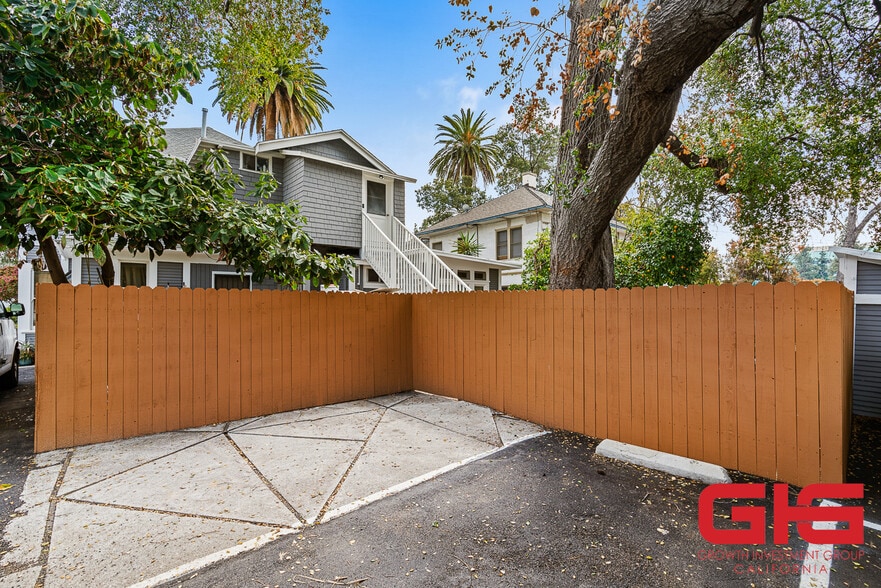 More Photos Of 411-417 N Euclid Ave, Pasadena Apartments For Sale