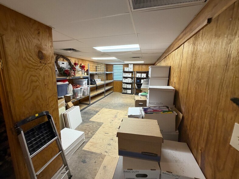 More Photos Of 2135 Rowland Ave, Savannah Light Distribution For Lease