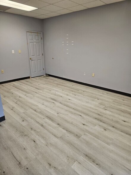 More Photos Of 5509 Radford Rd, Flowery Branch Office For Lease