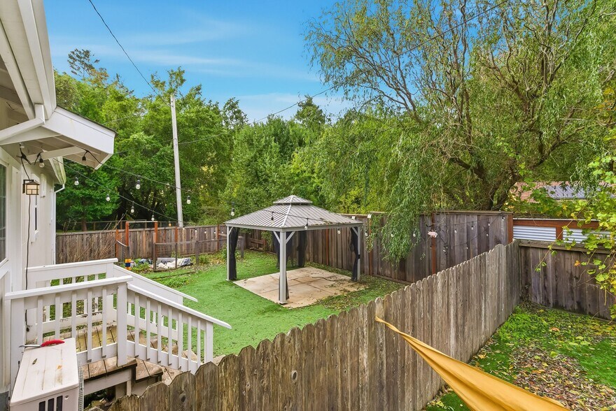 More Photos Of 567 San Geronimo Valley Dr, San Geronimo Apartments For Sale