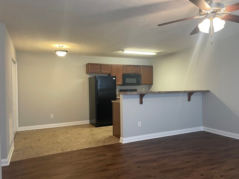 More Photos Of 415 Upper Stone Ave, Bowling Green Apartments For Sale