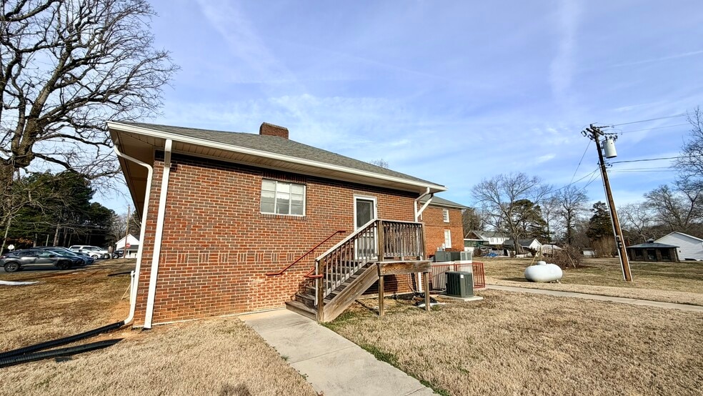 More Photos Of 204 N Main St, Richfield Specialty For Sale