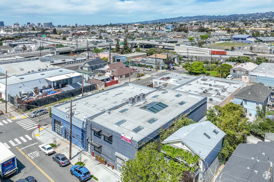 More Photos Of 2908 Chapman St, Oakland Flex For Lease