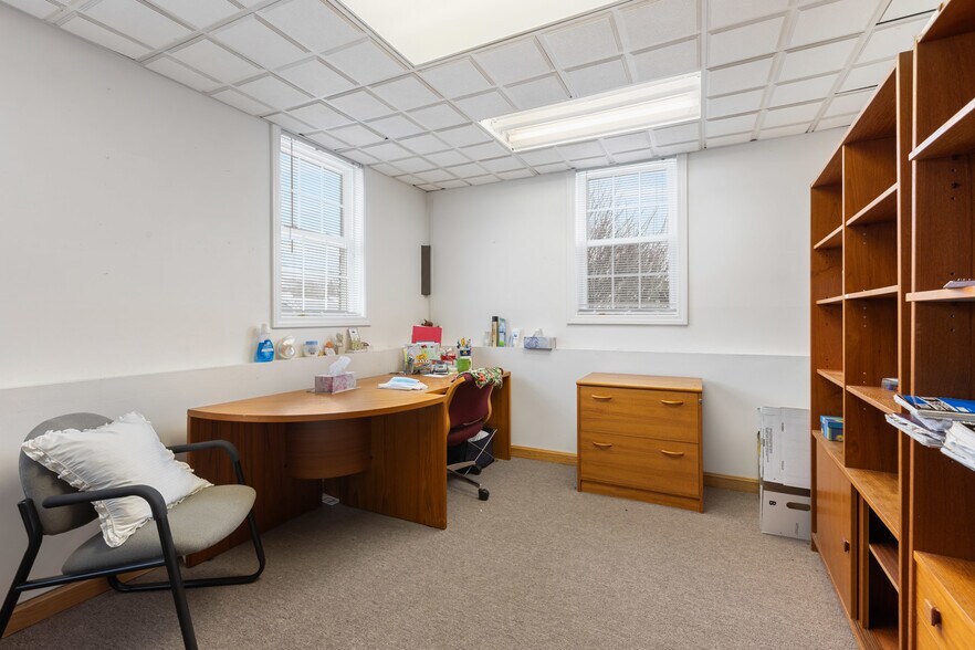 More Photos Of 25 Lowell St, Wilmington Loft Creative Space For Sale