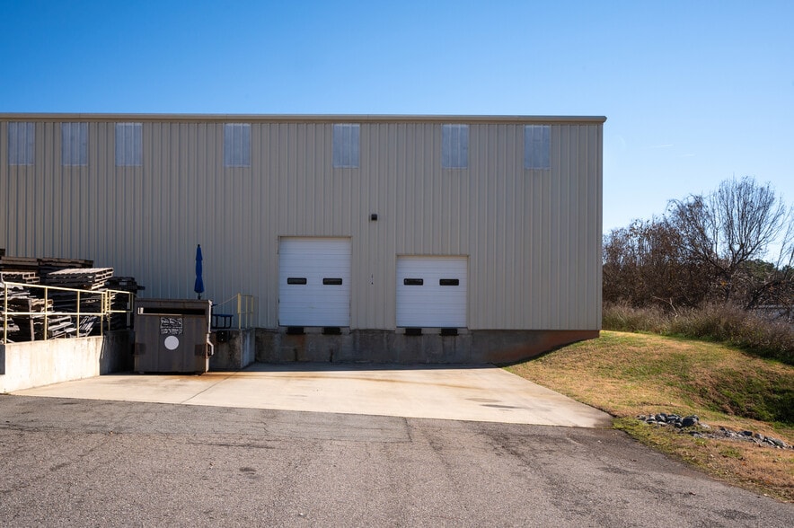 More Photos Of 129 Oakpark Dr, Mooresville Light Manufacturing For Lease