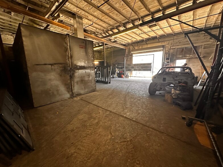 More Photos Of 1525 Magoffin Ave, El Paso Warehouse For Sale