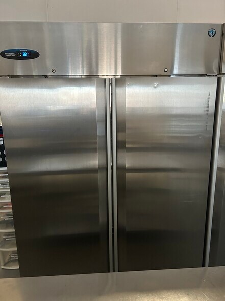 More Photos Of 901 Abernathy Rd, Sandy Springs Apartments For Sale