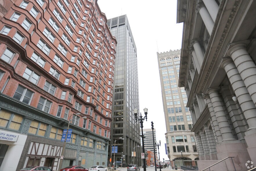 More Photos Of 720 Olive St, Saint Louis Office Residential For Lease