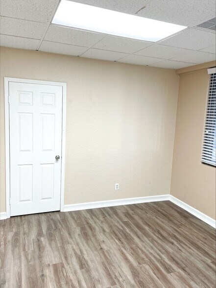 More Photos Of 623-629 N Main St, Orange Office For Lease
