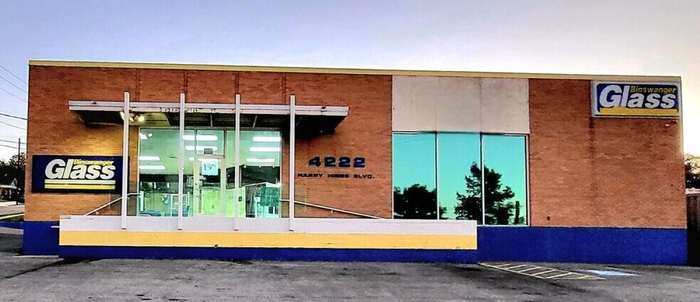 More Photos Of 4222 Harry Hines Blvd, Dallas Flex For Lease