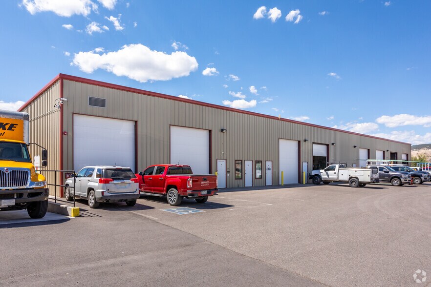 More Photos Of 707 Plane St, Gypsum Warehouse For Sale