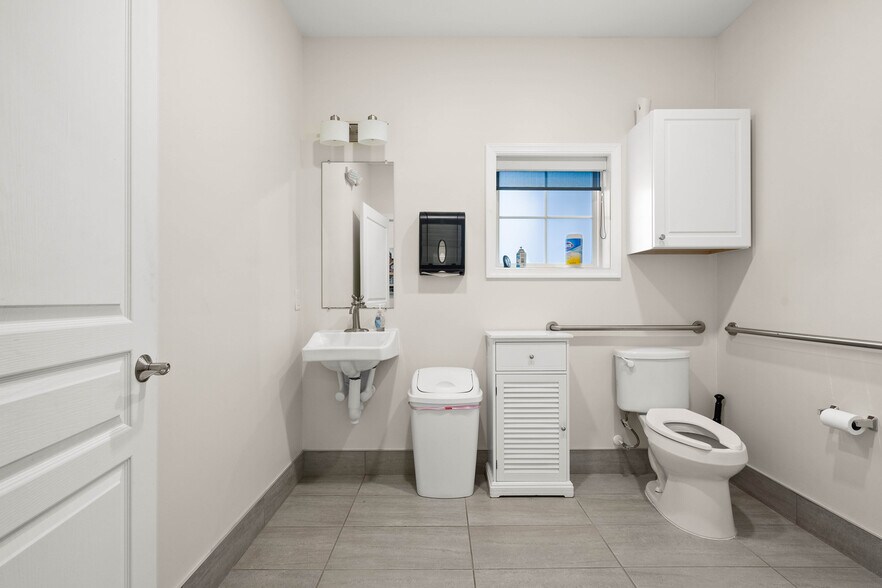 More Photos Of 12800 Hospitality Way, Ocean City Office For Sale