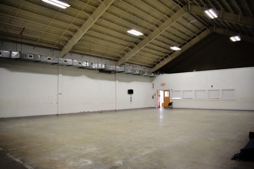 More Photos Of 24 Holt Dr, Stony Point Self Storage For Lease