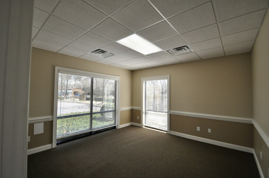 More Photos Of 700B Cromwell Dr, Greenville Office For Lease