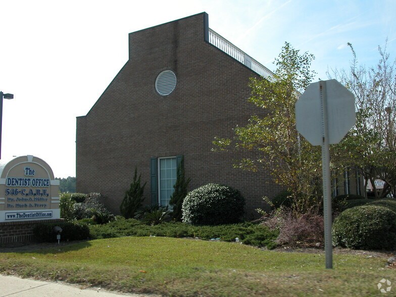 More Photos Of 1239-1293 N Fraser St, Georgetown Freestanding For Lease