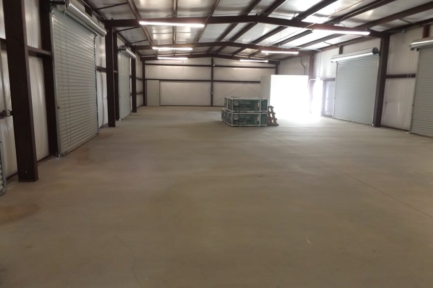 More Photos Of 8950 E Speedway Blvd, Tucson Warehouse For Lease