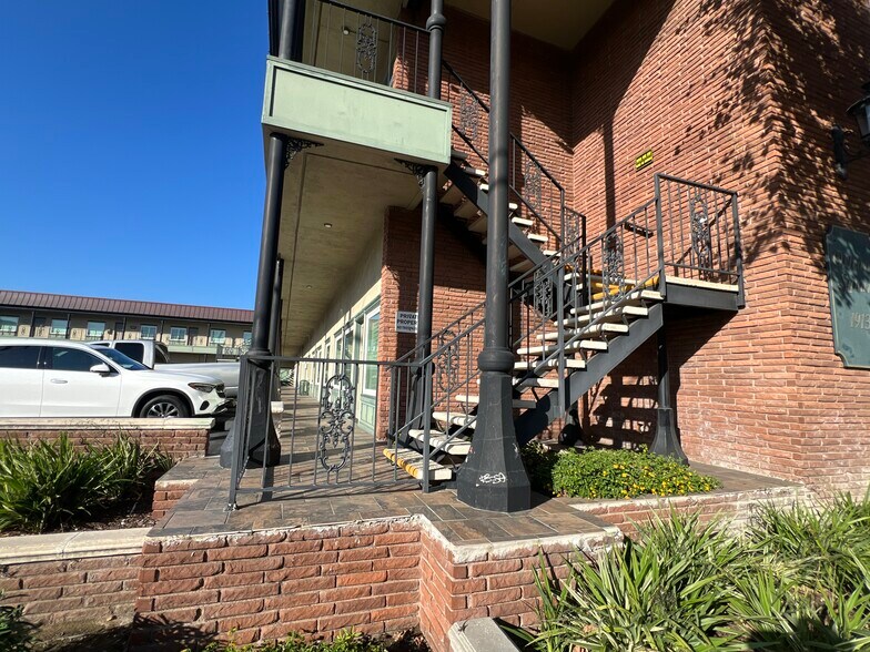 More Photos Of 1913 E 17th St, Santa Ana Office For Sale