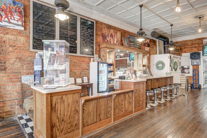 More Photos Of 109 E Main St, Jonesborough Storefront For Sale