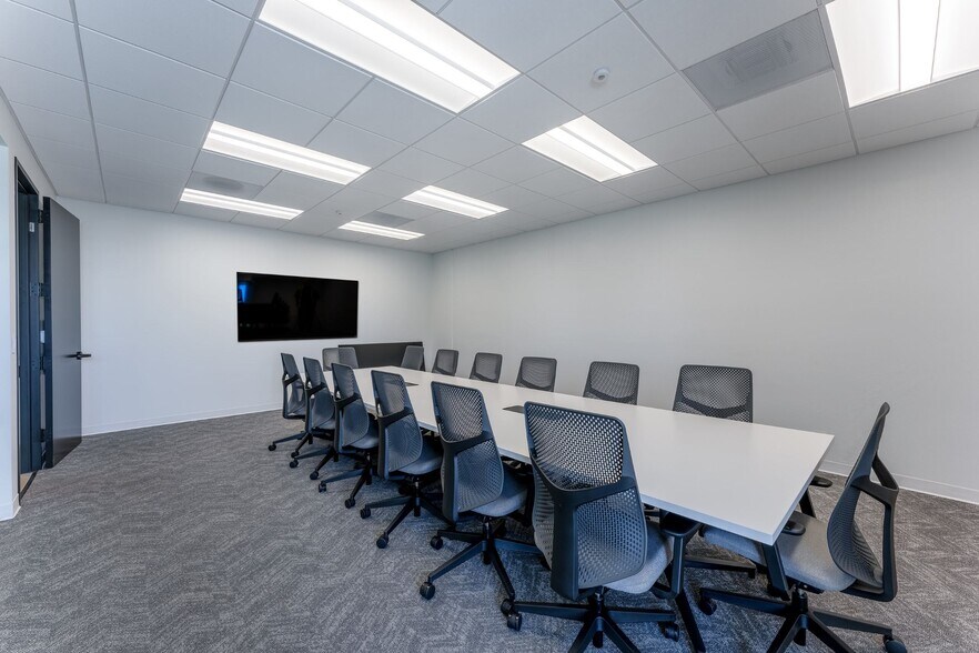 More Photos Of 4818 Ronson Ct, San Diego Warehouse For Lease