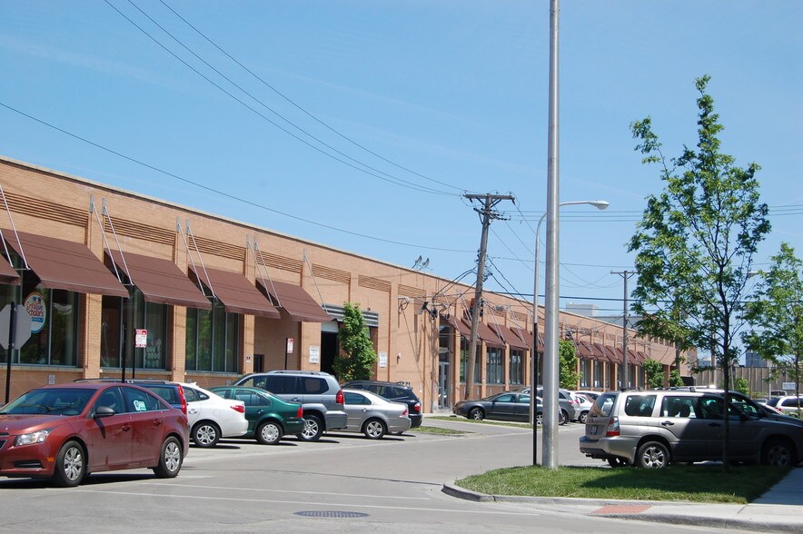 More Photos Of 1731-1749 N Elston Ave, Chicago General Retail For Lease