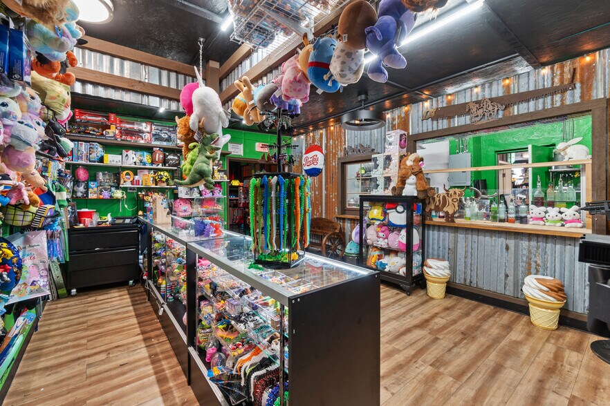 More Photos Of 208 N Molalla Ave, Molalla General Retail For Sale