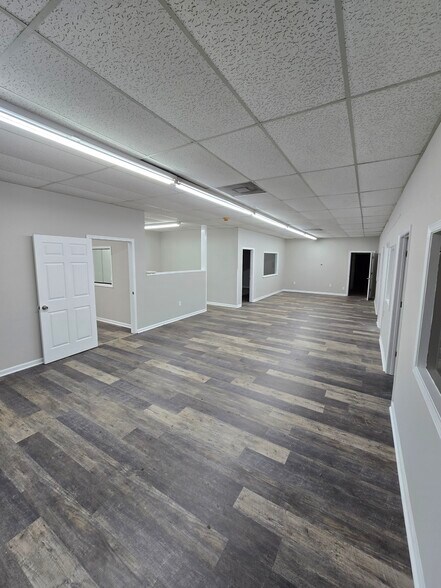 More Photos Of 430-436 Columbia Dr, Carrollton Unknown For Lease