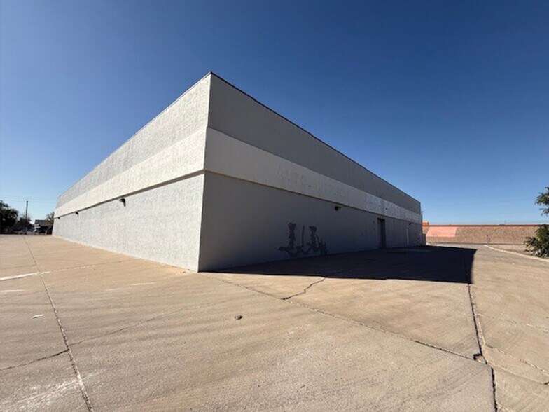 More Photos Of 200 S Americas Ave, El Paso Auto Repair For Lease