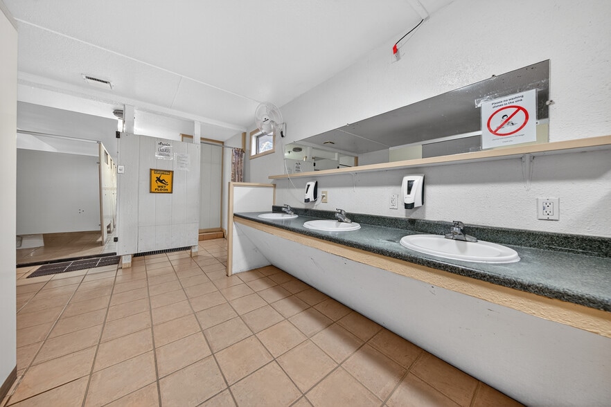 More Photos Of 25433 South Ave, Corning Manufactured Housing Mobile Home Park For Sale