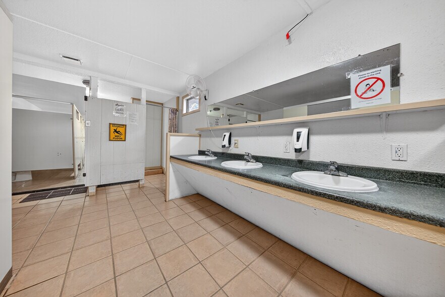 More Photos Of 25433 South Ave, Corning Manufactured Housing Mobile Home Park For Sale