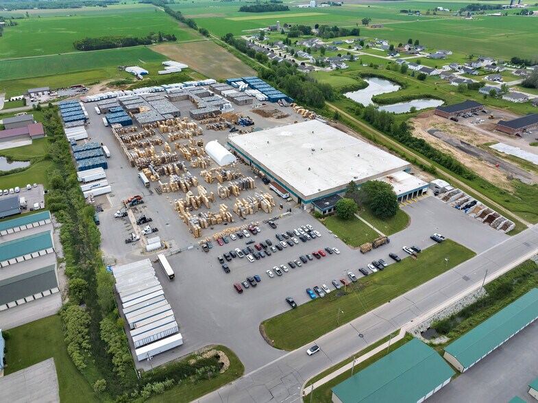 More Photos Of 112 N Mainline Dr, Seymour Industrial For Sale