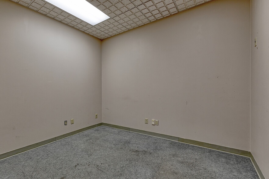 More Photos Of 911 Ligonier St, Latrobe Medical For Sale