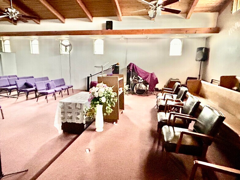 More Photos Of 10616 Avalon Blvd, Los Angeles Loft Creative Space For Sale