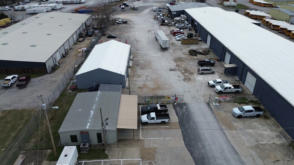 More Photos Of 1230 Industrial Park Rd, Columbia Warehouse For Lease