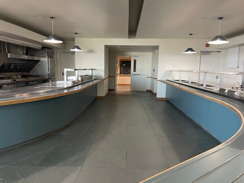 More Photos Of 1 Energy Pl, Pensacola Office For Sale