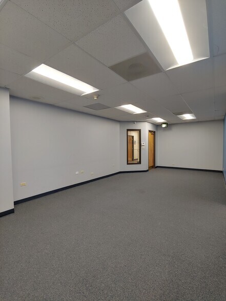 More Photos Of 393 S Harlan St, Lakewood Medical For Lease