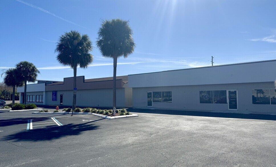 More Photos Of 39918-39936 US Highway 19 N, Tarpon Springs General Retail For Lease