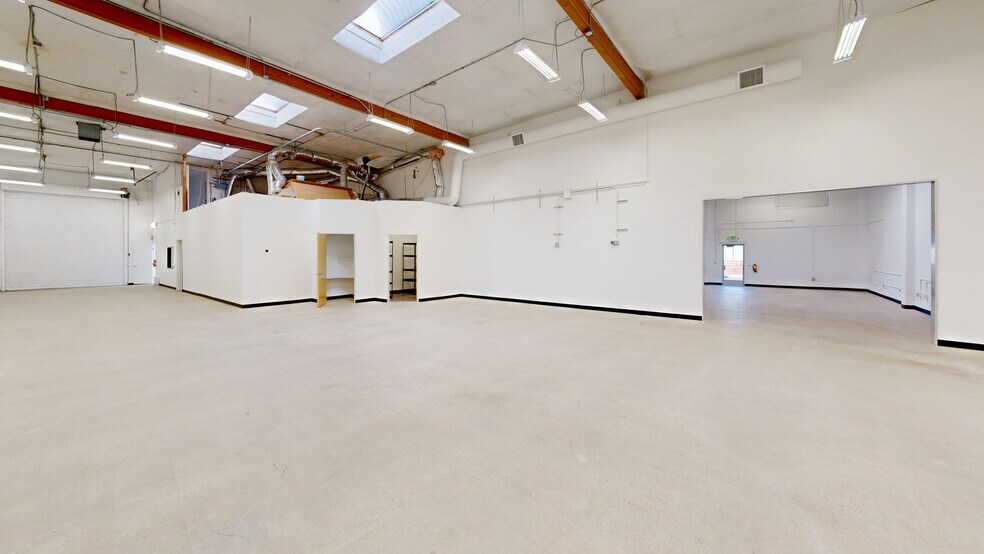 Primary Photo Of 1070-1080 Terra Bella Ave, Mountain View Light Manufacturing For Lease