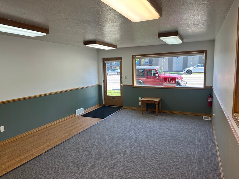 More Photos Of 325-327 E. Broadway, Missoula Office For Lease