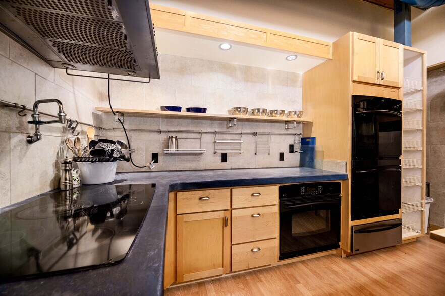 More Photos Of 870 Gold Flat Rd, Nevada City Research And Development For Lease