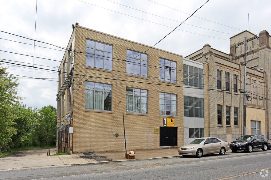 More Photos Of 300 E Godfrey Ave, Philadelphia Warehouse For Sale
