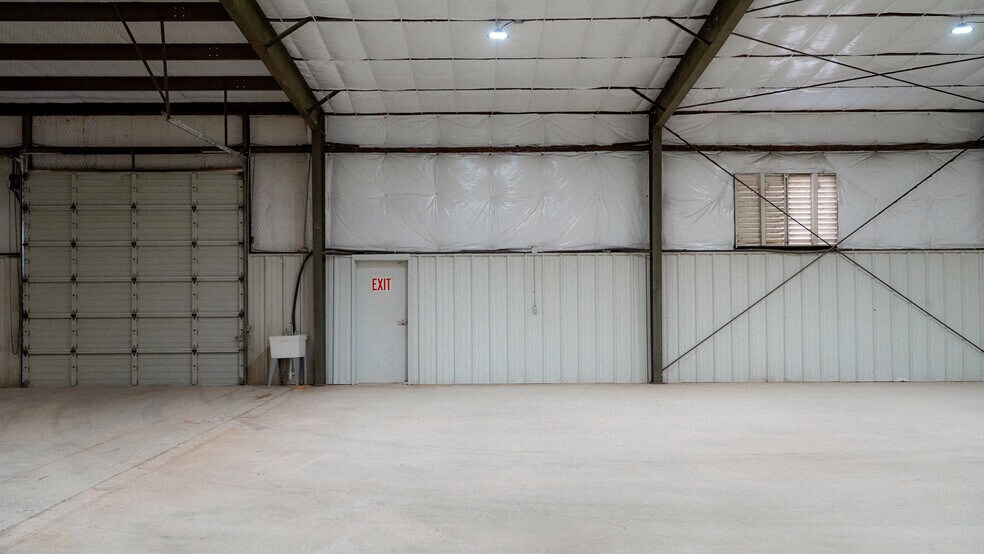 More Photos Of 3801 Cockrell Ave, Fort Worth Manufacturing For Lease