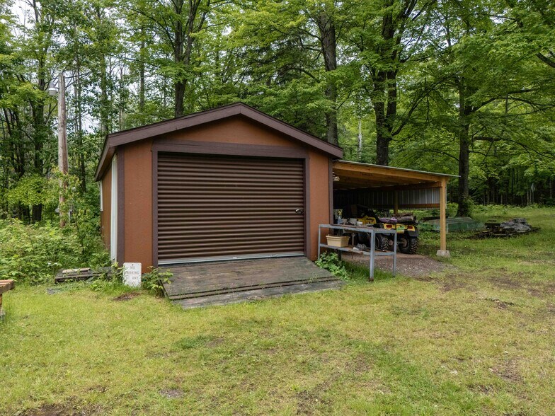 More Photos Of 229 E Lake Emily Rd, Crystal Falls Trailer Camper Park For Sale