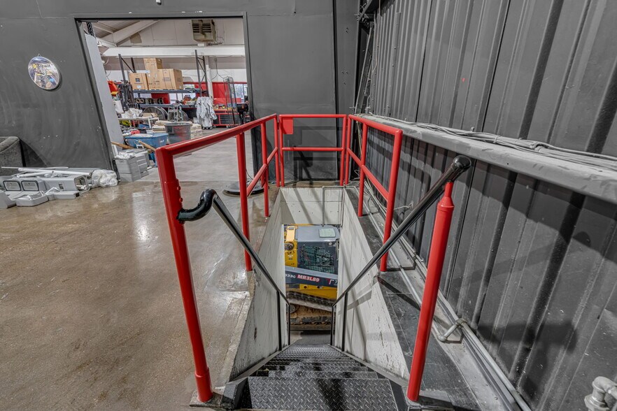 More Photos Of 2637 Saint Louis Ave, Signal Hill Warehouse For Sale