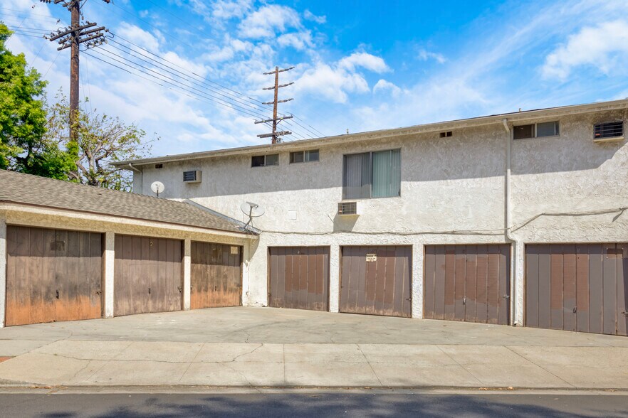 More Photos Of 3346 S Canfield Ave, Los Angeles Apartments For Sale