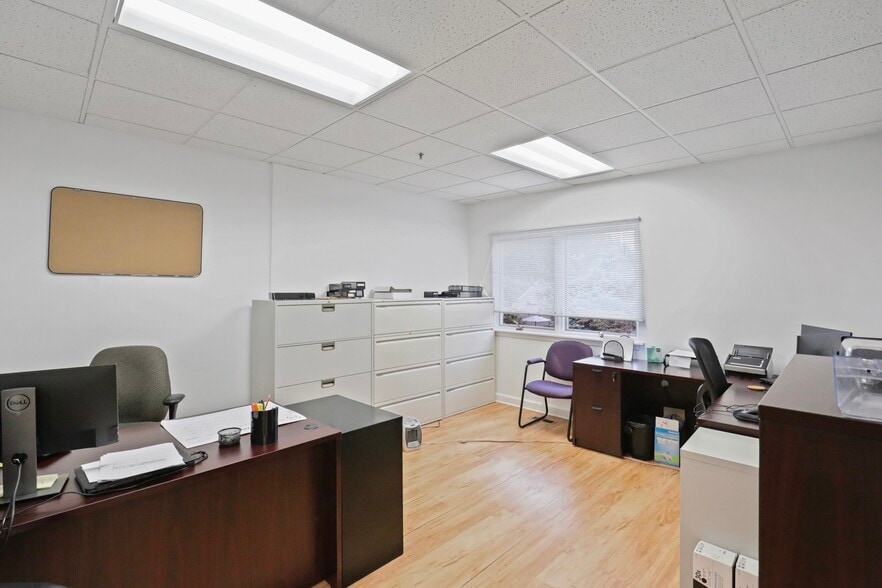 More Photos Of 1N131 County Farm Rd, Winfield Office For Sale