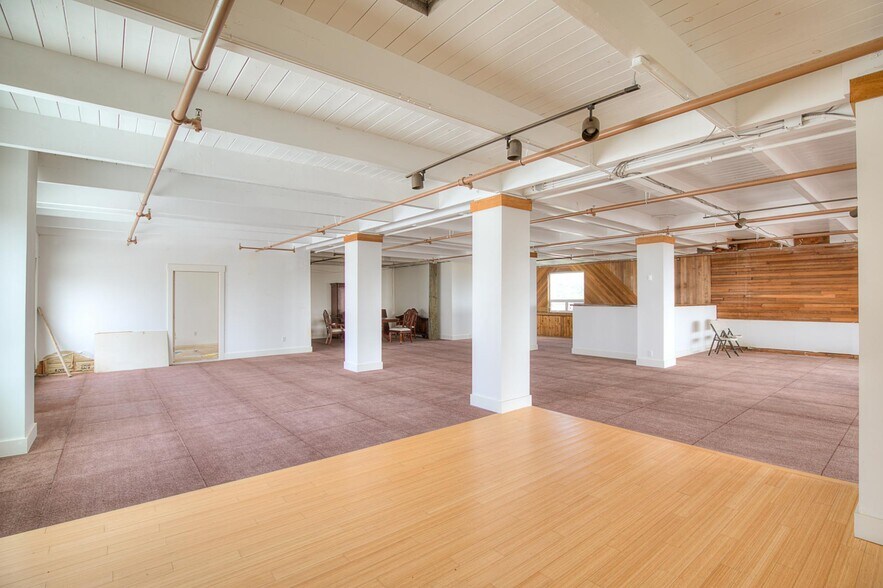 More Photos Of 61 Main St, Pacific Beach Restaurant For Sale