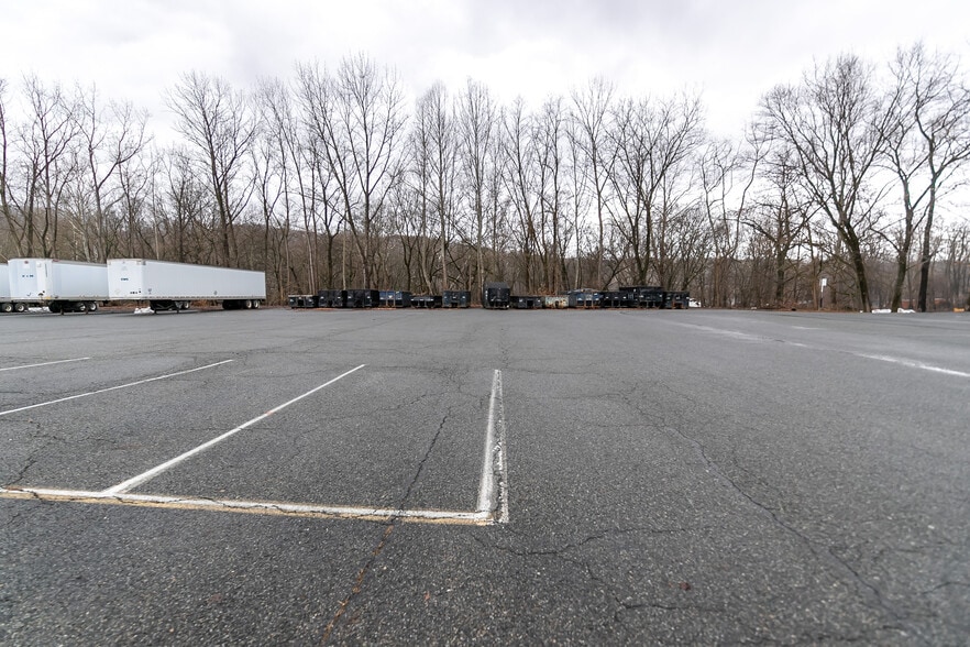 More Photos Of 56 US 46 Hwy, Columbia Distribution For Lease