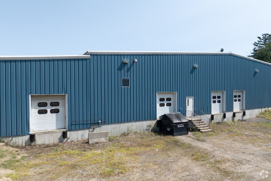 More Photos Of 122 Cyro Dr, Sanford Manufacturing For Lease