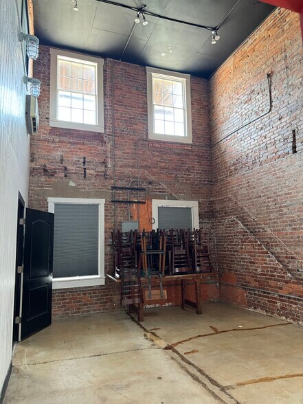More Photos Of 1525 4th St, Sarasota Restaurant For Lease